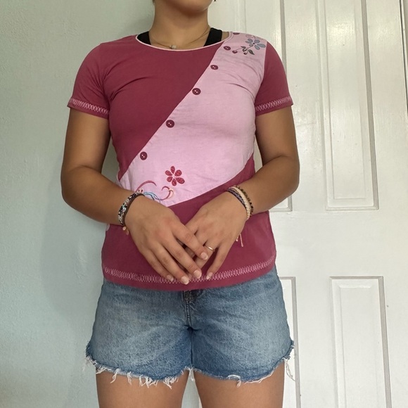 adorable multicolored pink tee with floral embroidery by giahoi !! - Picture 5 of 8